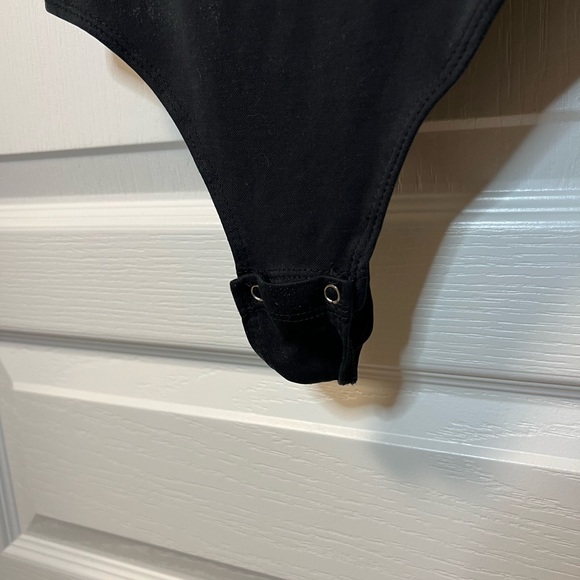 VINTAGE Garage Black Bungee Strap Laced Detail Back Thong Bodysuit - Picture 2 of 4